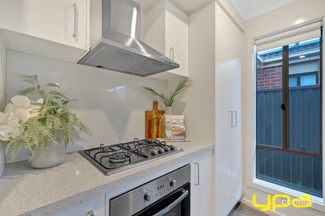 Property photo of 10 Hestia Avenue Cranbourne West VIC 3977