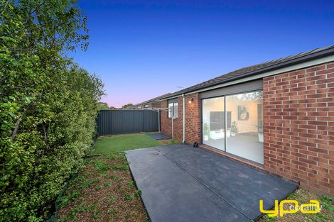 Property photo of 10 Hestia Avenue Cranbourne West VIC 3977