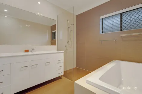 Property photo of 2/5 Nirvana Street Long Jetty NSW 2261