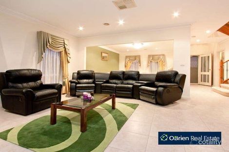 Property photo of 64 The Avenue Narre Warren South VIC 3805