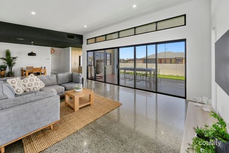 Property photo of 30 Palermo Avenue Ashfield QLD 4670