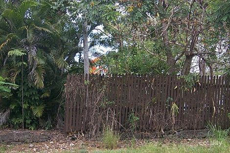 2 Poinsettia St, Holloways Beach, QLD 4878