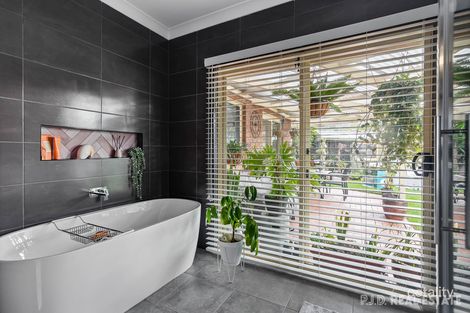 Property photo of 26-28 Ives Crescent McCracken SA 5211