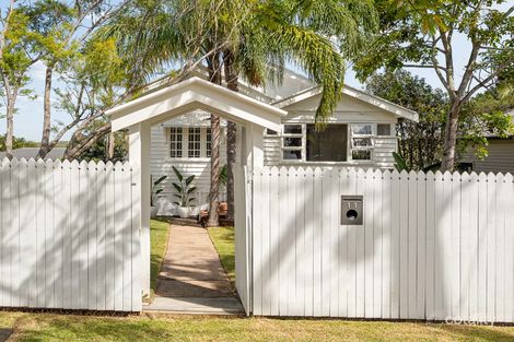 Property photo of 11 Eric Road Holland Park QLD 4121