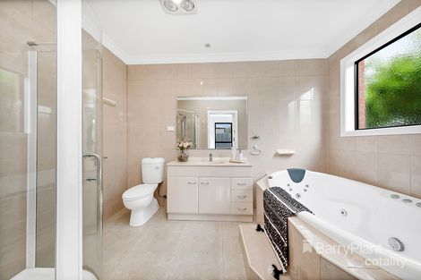 Property photo of 6 Bellevue Court Mill Park VIC 3082