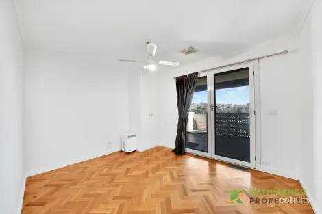 Property photo of 29 Hendricks Crescent Jacana VIC 3047