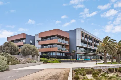 235/50 Catamaran Dr, Werribee South, VIC 3030