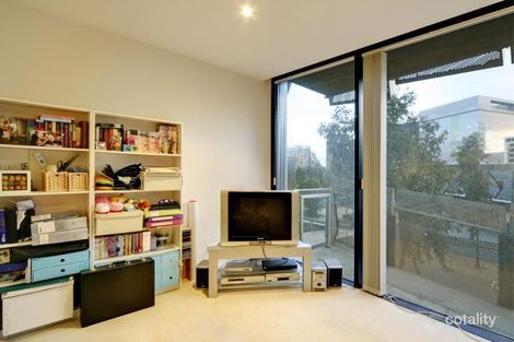 Property photo of 102/12 Waterview Walk Docklands VIC 3008