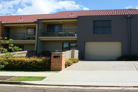 Property photo of 2/1 Woodbine Street Mayfield NSW 2304