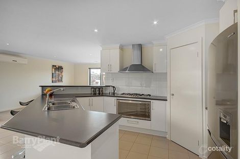 Property photo of 24 Silver Gull Court Leopold VIC 3224