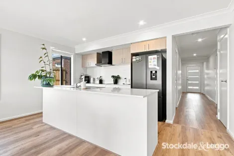 Property photo of 8 Angus Way Moe VIC 3825