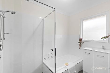 Property photo of 70 Brentwood Drive Huntfield Heights SA 5163