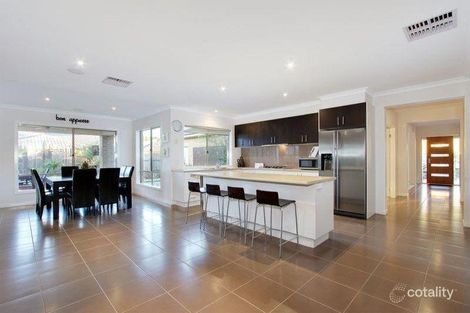 Property photo of 32 Tudor Drive Mooroolbark VIC 3138