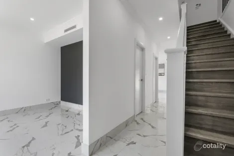 Property photo of 1 Luke Place Rooty Hill NSW 2766