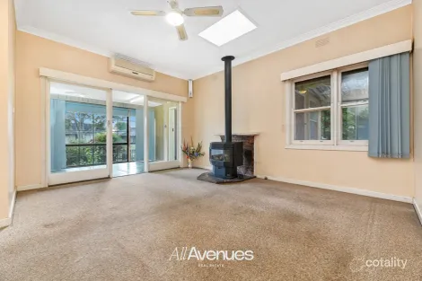 Property photo of 6 Cambridge Street Lang Lang VIC 3984