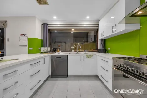 Property photo of 8 Tomkin Court Altona Meadows VIC 3028