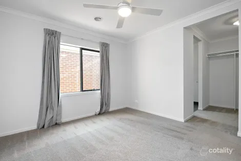 Property photo of 13 Chrysalis Crescent Clyde VIC 3978