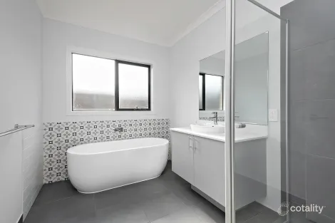 Property photo of 13 Chrysalis Crescent Clyde VIC 3978
