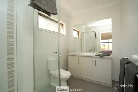 Property photo of 24 Hillam Drive Griffith NSW 2680