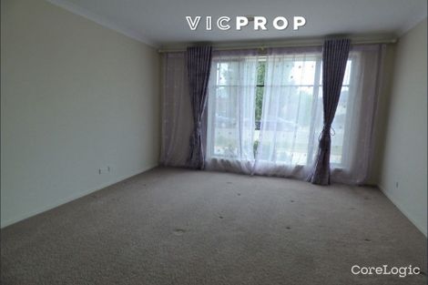 Property photo of 13 Fantail Crescent Williams Landing VIC 3027