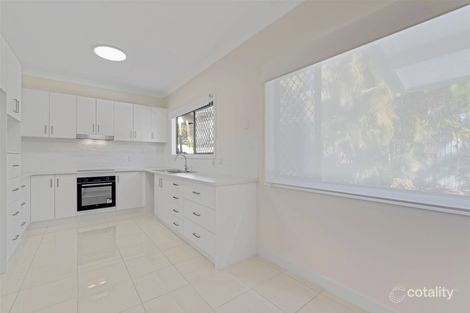 Property photo of 13 Marlock Court Kin Kora QLD 4680