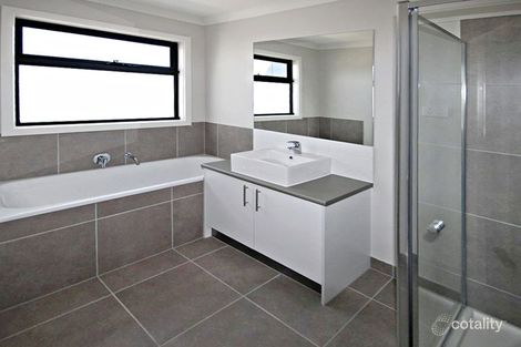 Property photo of 59 Eliburn Drive Cranbourne East VIC 3977