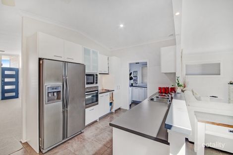 Property photo of 20 Bogan Road Booker Bay NSW 2257