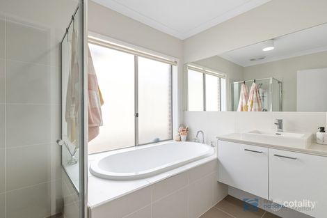 Property photo of 60 Stonehill Drive Maddingley VIC 3340