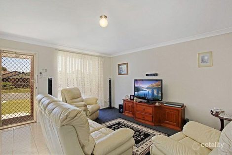 Property photo of 2/42 Francisco Crescent Rosemeadow NSW 2560