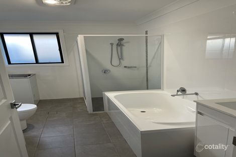 Property photo of 8 Huxtable Place Goulburn NSW 2580