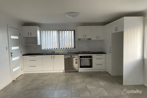 Property photo of 8 Huxtable Place Goulburn NSW 2580