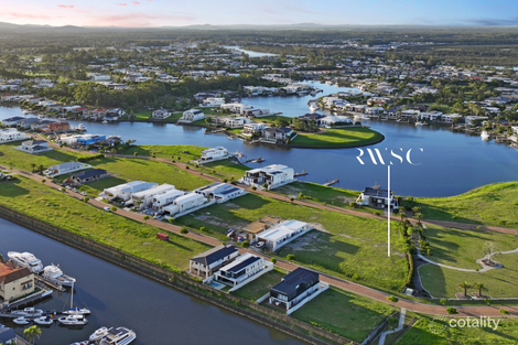 9062 The Point Cct, Hope Island, QLD 4212