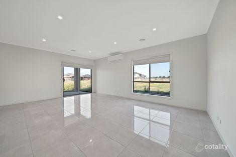 Property photo of 12 Socorro Way Truganina VIC 3029