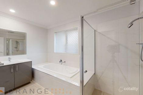 Property photo of 35 Stevenson Way Orange NSW 2800