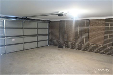 Property photo of 8 Revelstoke Crescent Pakenham VIC 3810