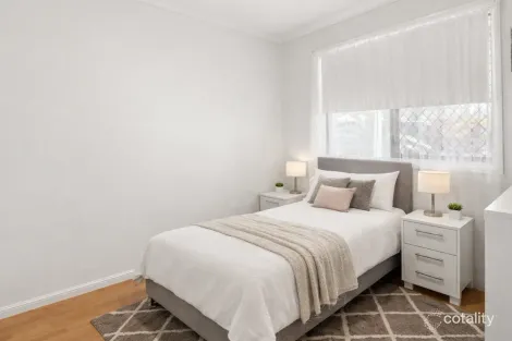 Property photo of 2/4 Telopea Street Labrador QLD 4215