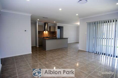 Property photo of 4 Bartlett Crescent Calderwood NSW 2527