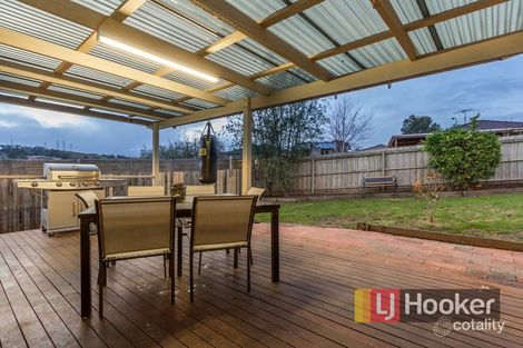 Property photo of 20 Osborn Grove Pakenham VIC 3810
