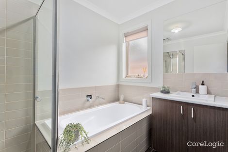 Property photo of 5 Vimini Drive Narre Warren VIC 3805