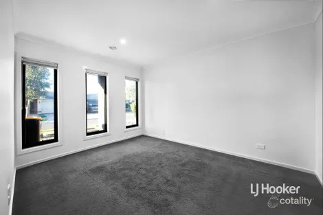 Property photo of 6 Karinya Way Harkness VIC 3337