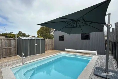 Property photo of 102 Limpus Street Urangan QLD 4655