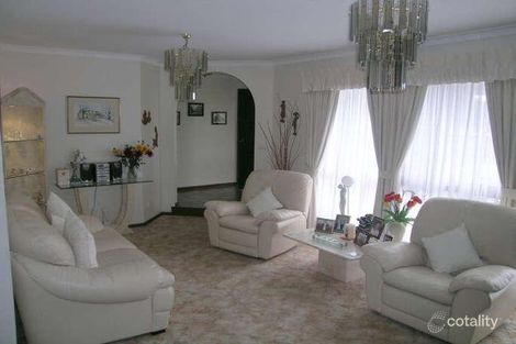 Property photo of 6 Merton Court Endeavour Hills VIC 3802