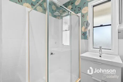 Property photo of 2283 Wynnum Road Wynnum QLD 4178