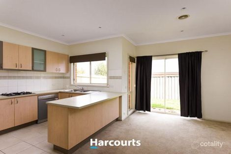 Property photo of 20 Kirren Close Cranbourne VIC 3977