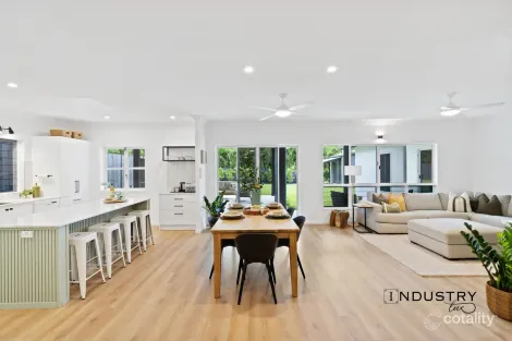 17 Isaac Smith Cl, Kewarra Beach, QLD 4879