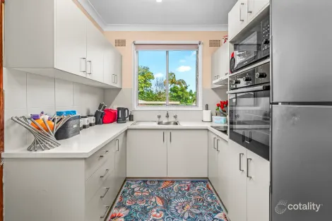 Property photo of 4 Akuna Avenue Shortland NSW 2307