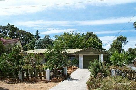 32 Armour Way, Lesmurdie, WA 6076