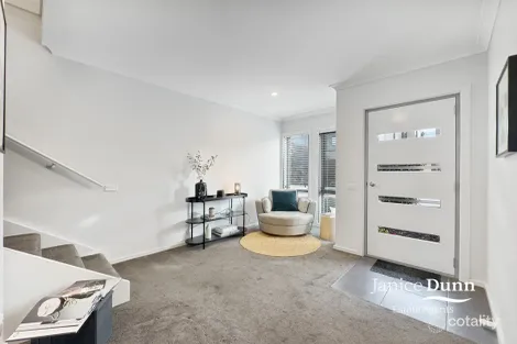 Property photo of 28 Sanctuary Drive Carrum Downs VIC 3201