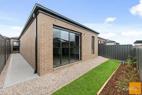 Property photo of 28 Wallangara Boulevard Harkness VIC 3337