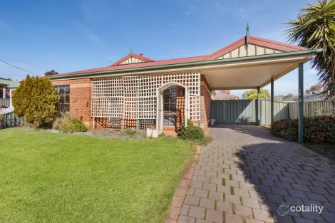 33 Wade Lane, Golden Square, VIC 3555